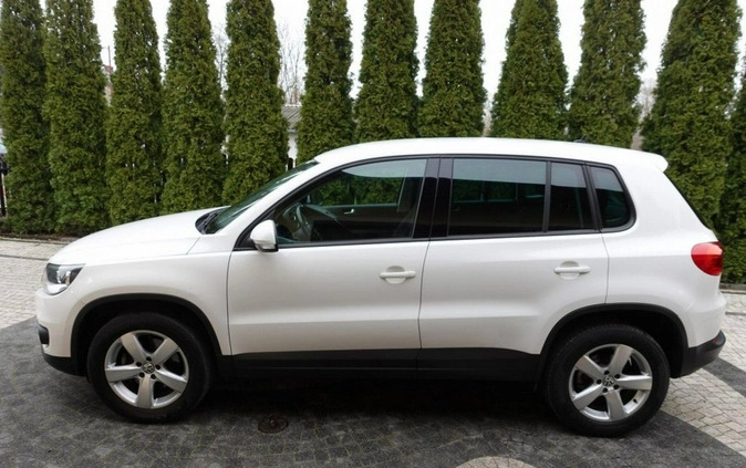 Volkswagen Tiguan cena 45900 przebieg: 179000, rok produkcji 2013 z Szczekociny małe 232